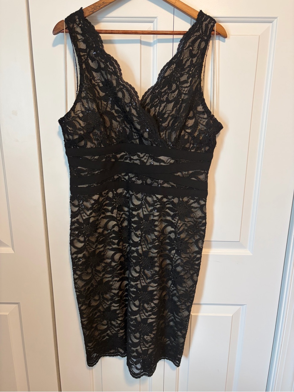 Black Lace V‑Neck RNstudio Cocktail Dress